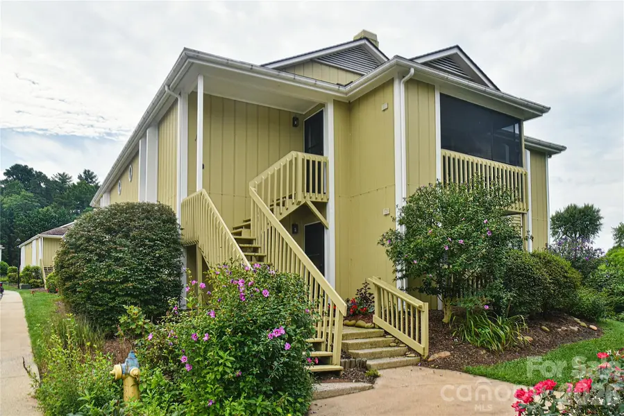 110 Heywood RD #8D, Arden, NC 28704