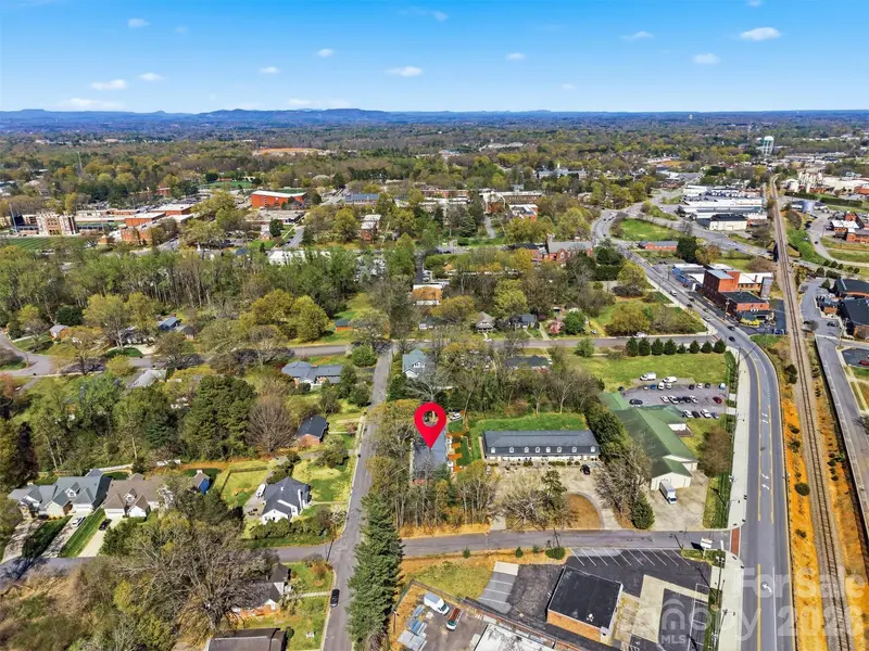 414 7th ST NE, Hickory, NC 28601