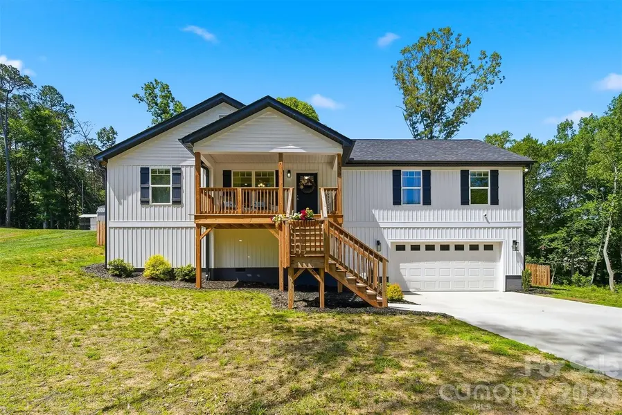 2370 Ellen ST, Granite Falls, NC 28630