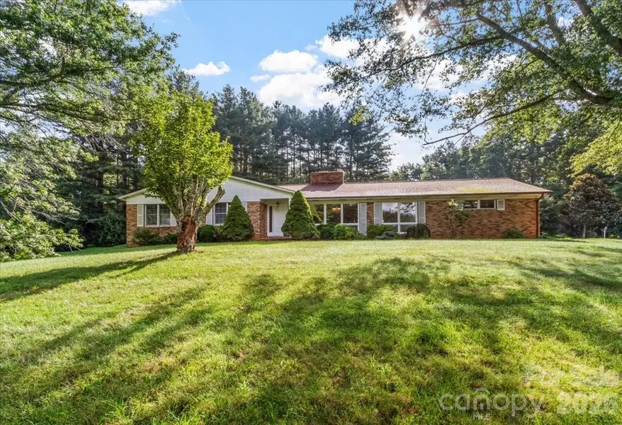 235 Rolling Ridge LOOP, Burnsville, NC 28714