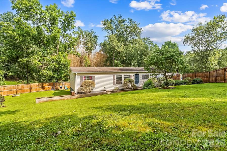 19 Brandon LN, Weaverville, NC 28787