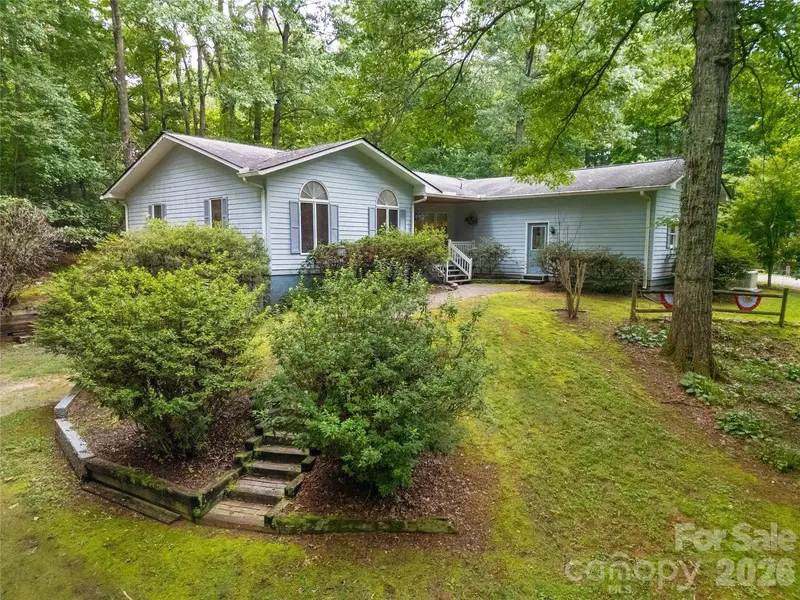 149 Tucked In LN, Brevard, NC 28712