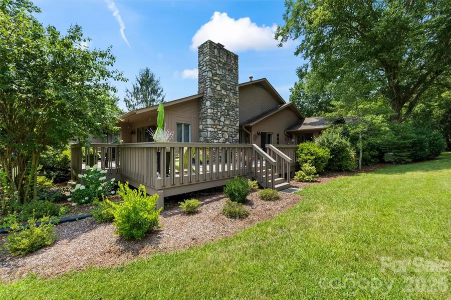 4 Governors WAY, Asheville, NC 28804
