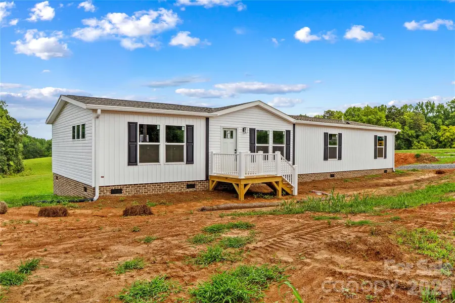 532 Eagle Mills RD, Hamptonville, NC 27020