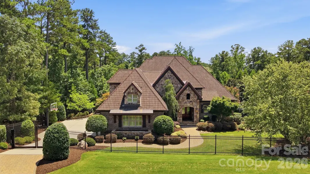 19115 Youngblood RD W, Charlotte, NC 28278