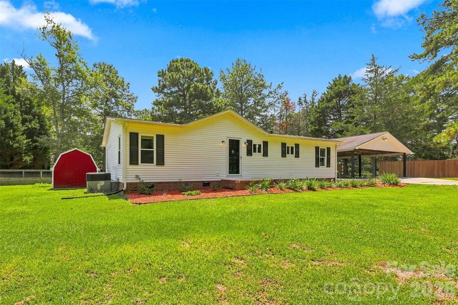 1973 Davis CIR, Clover, SC 29710