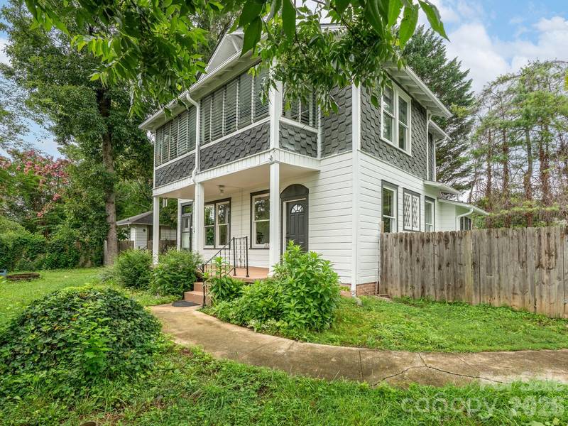 111-113 Stewart ST, Hendersonville, NC 28792