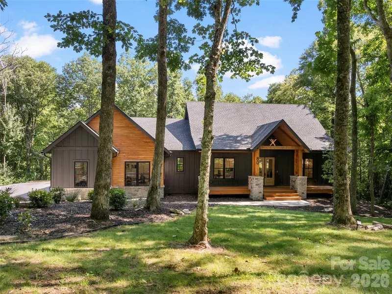 80 Maple Grove CT, Hendersonville, NC 28792