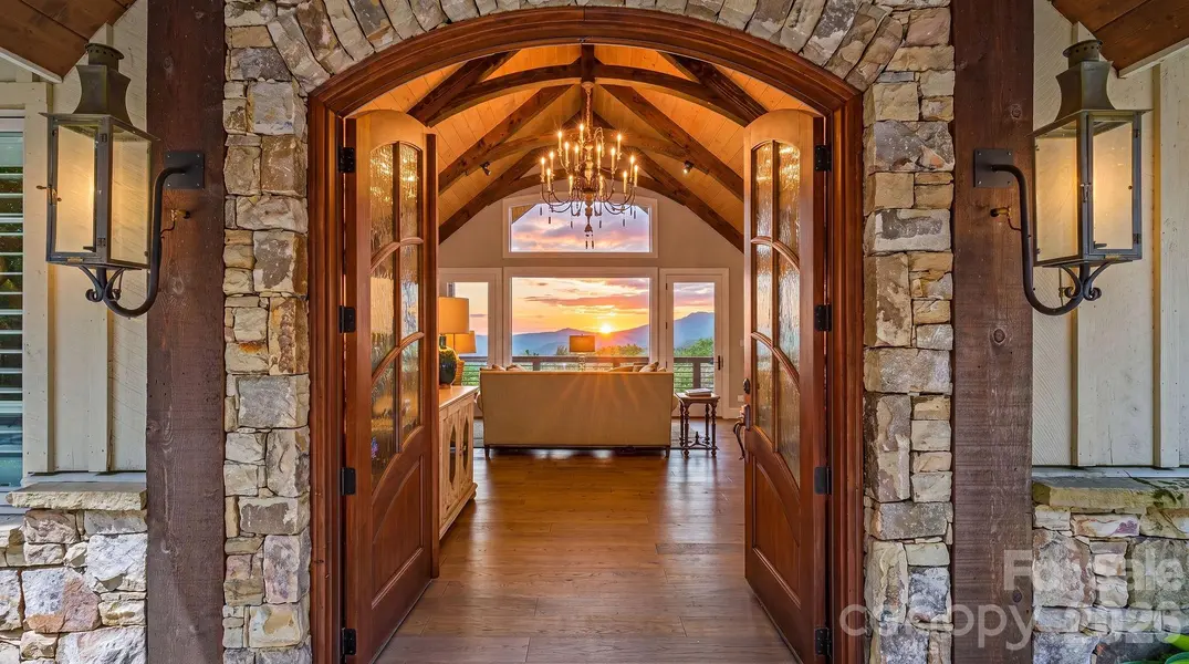 777 Green Hill RD, Blowing Rock, NC 28605