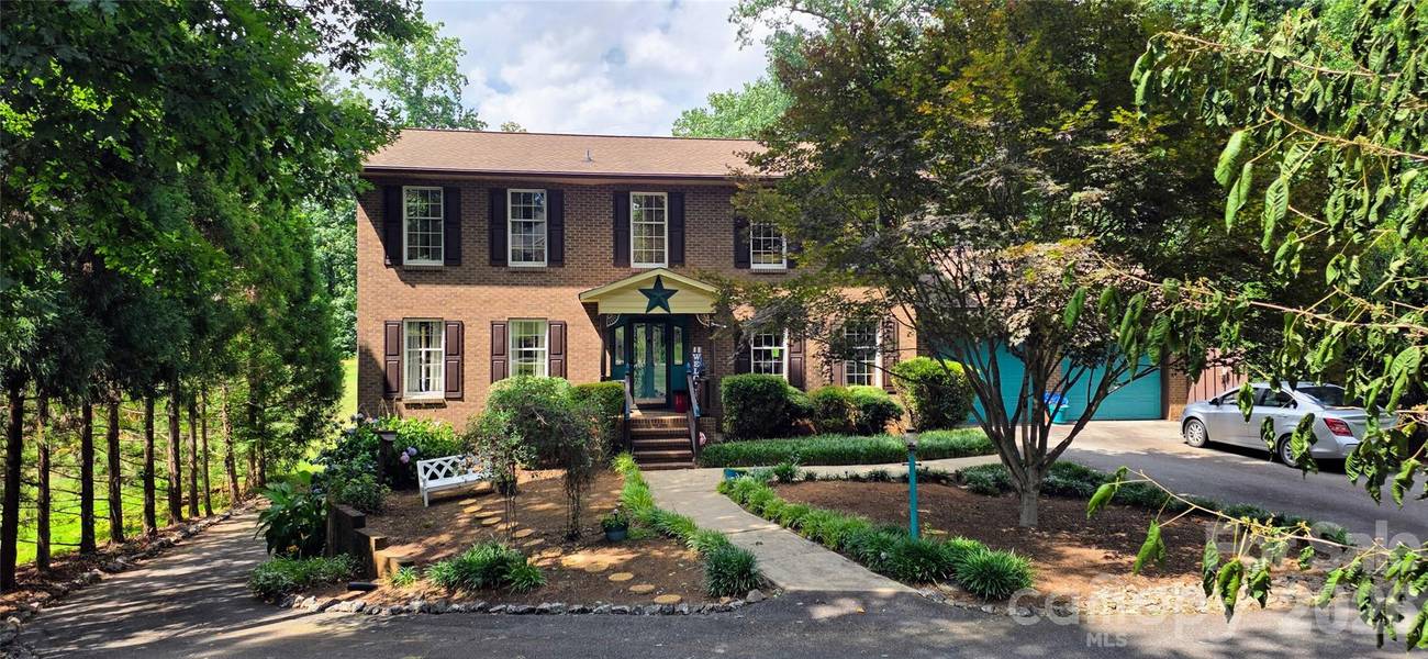 3110 Ninth Tee DR, Newton, NC 28658