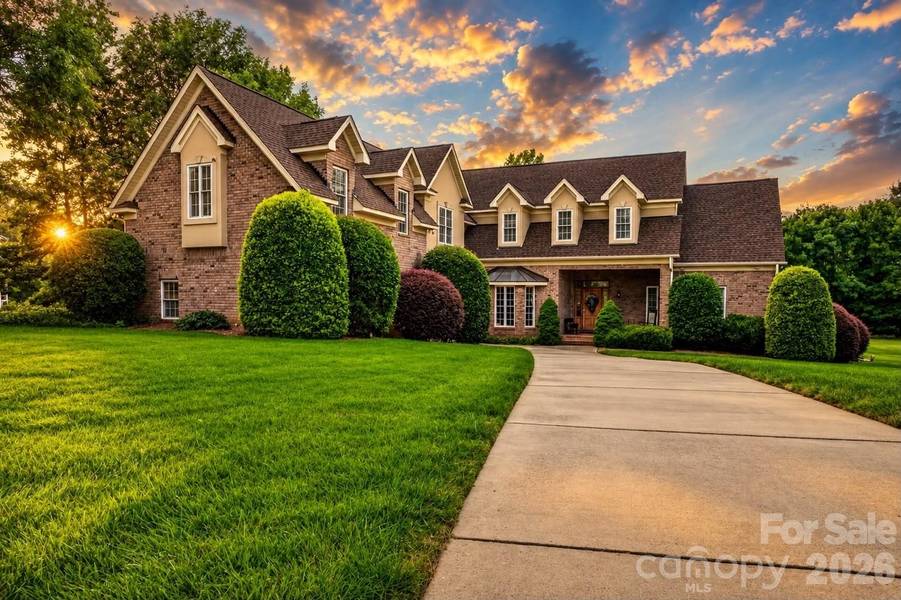 2027 Meadow Run DR, Matthews, NC 28104
