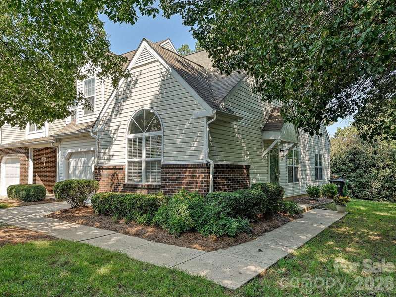 8810 Scotch Heather WAY, Charlotte, NC 28277
