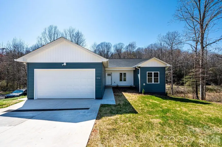 1314 39th Street CIR SW, Hickory, NC 28602