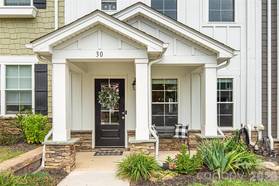 30 Walnut Springs DR, Asheville, NC 28804
