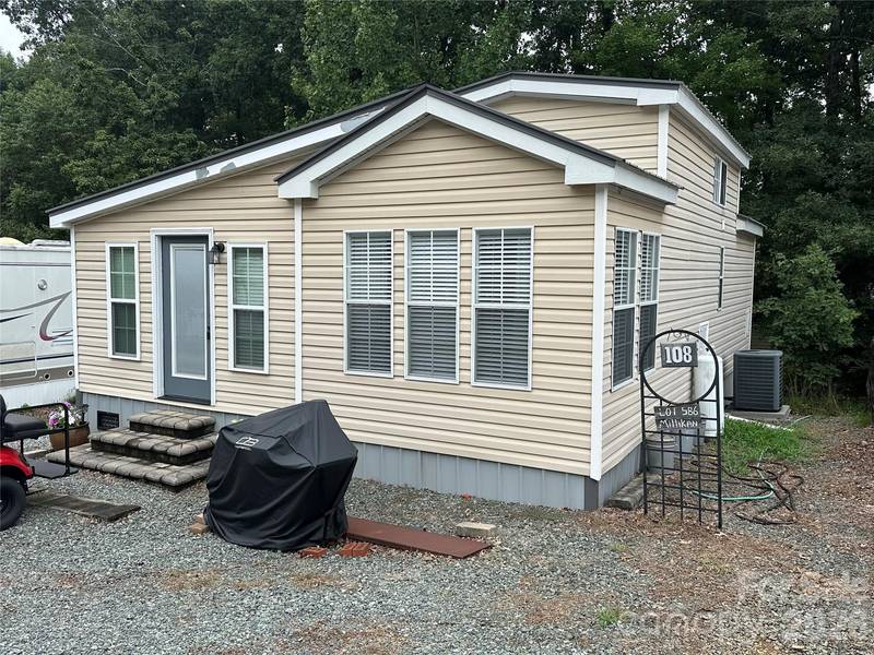 108 Hummingbird CIR, New London, NC 28127