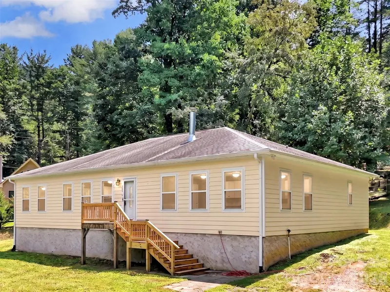 169 Roadrunner DR, Balsam, NC 28707