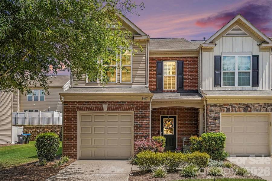 2447 Diplomat LN, Charlotte, NC 28210