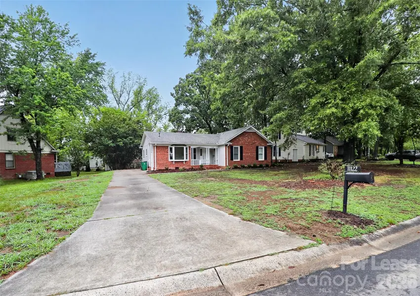 11122 Five Cedars RD, Charlotte, NC 28226
