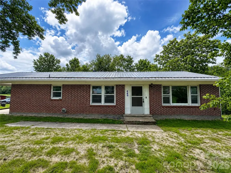 440 US 19e HWY, Spruce Pine, NC 28777