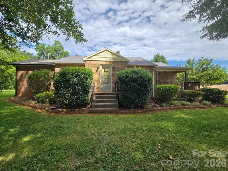 305 Oakland Avenue AVE, Morganton, NC 28655