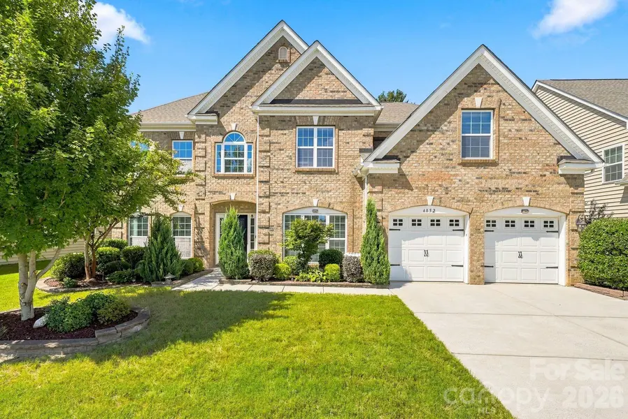 4852 Pepper DR, Harrisburg, NC 28075