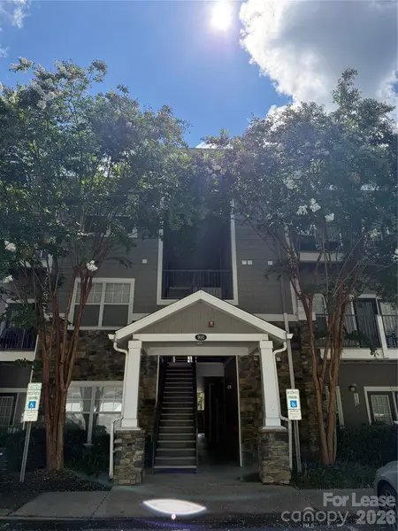 900 Vista Lake DR #201, Candler, NC 28715
