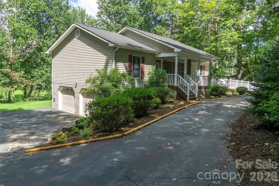 15 Pete Luther RD, Candler, NC 28715