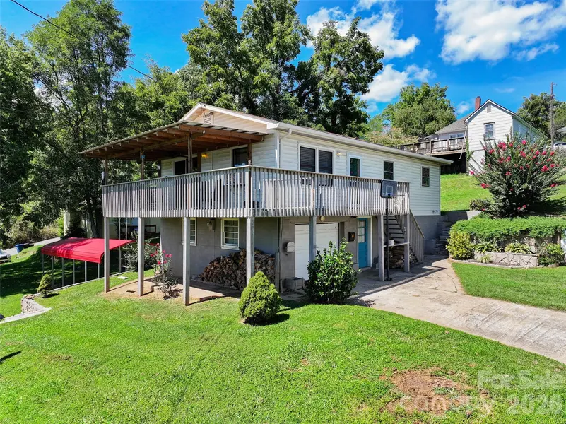 83 Rocky ST, Canton, NC 28716