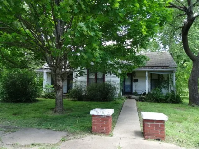 309-311 N Lyon ST, Butler, MO 64730