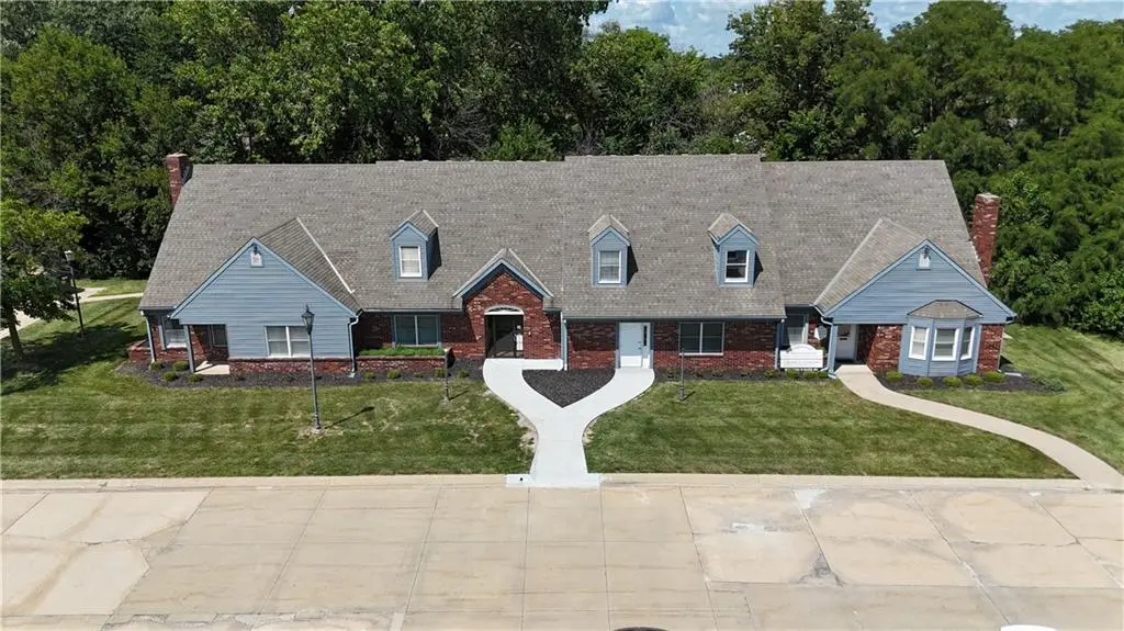 3715 Beck RD, St Joseph, MO 64506