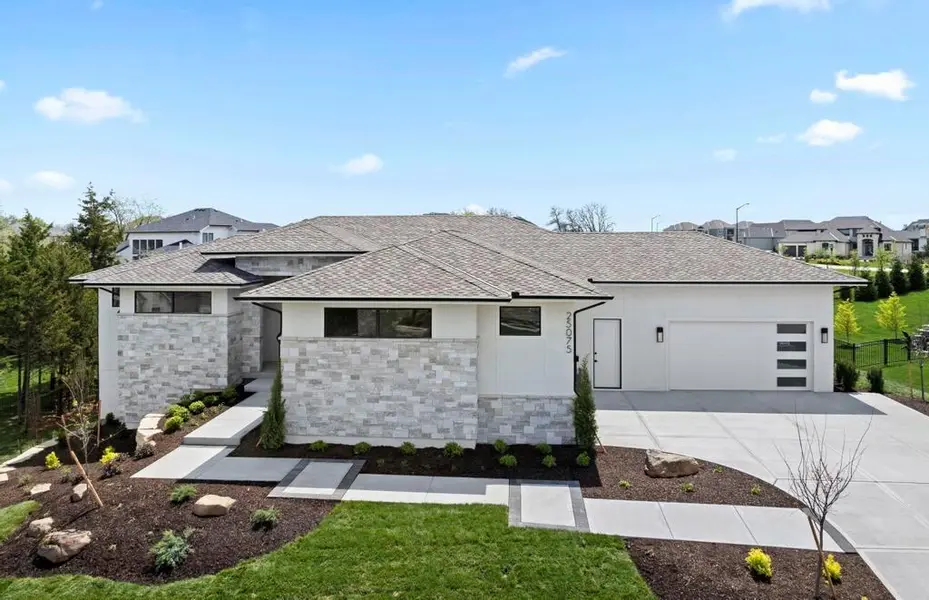 13719 Alhambra ST, Leawood, KS 66224