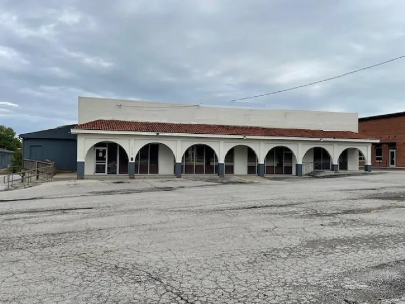 2715 N Belt HWY, St Joseph, MO 64506