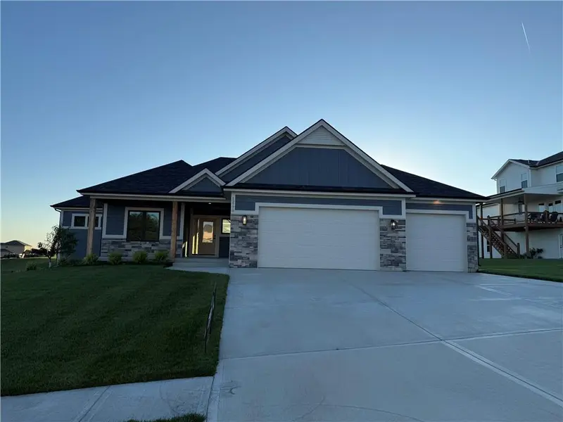 12770 NW Larkspur LN, Platte City, MO 64079