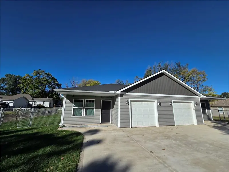 30 E 7th ST, Adrian, MO 64720