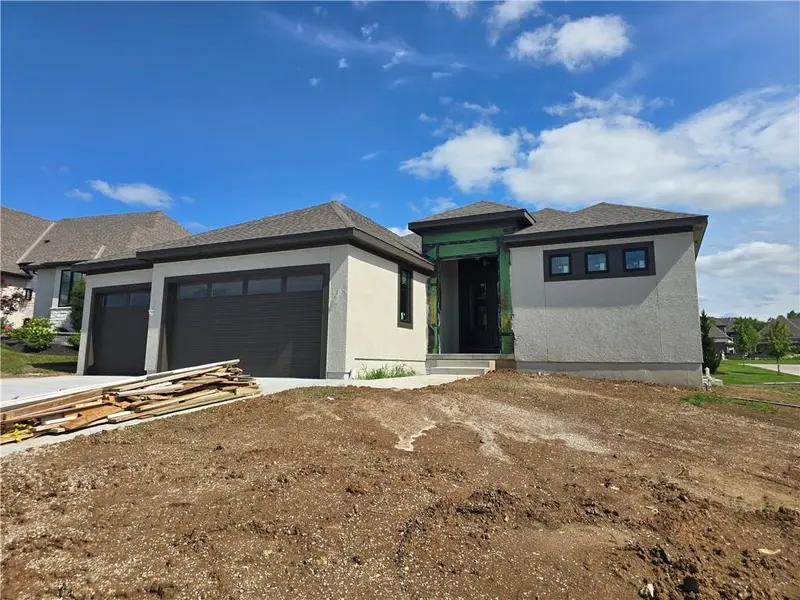 10319 W 151 TER, Overland Park, KS 66221