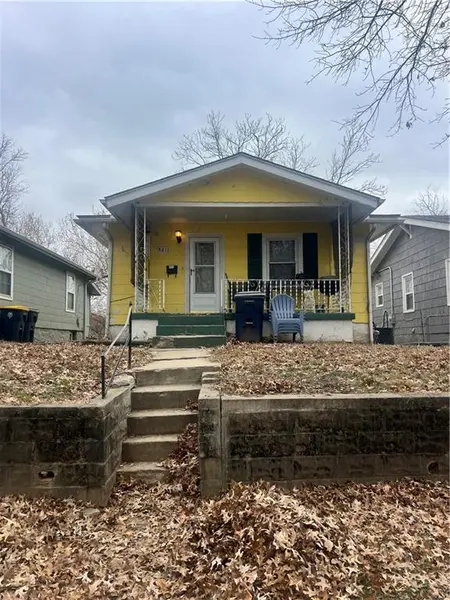 5211 Gladstone BLVD, Kansas City, MO 64123