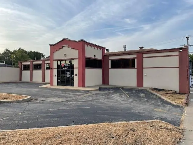 401 N 12th ST, St Joseph, MO 64501