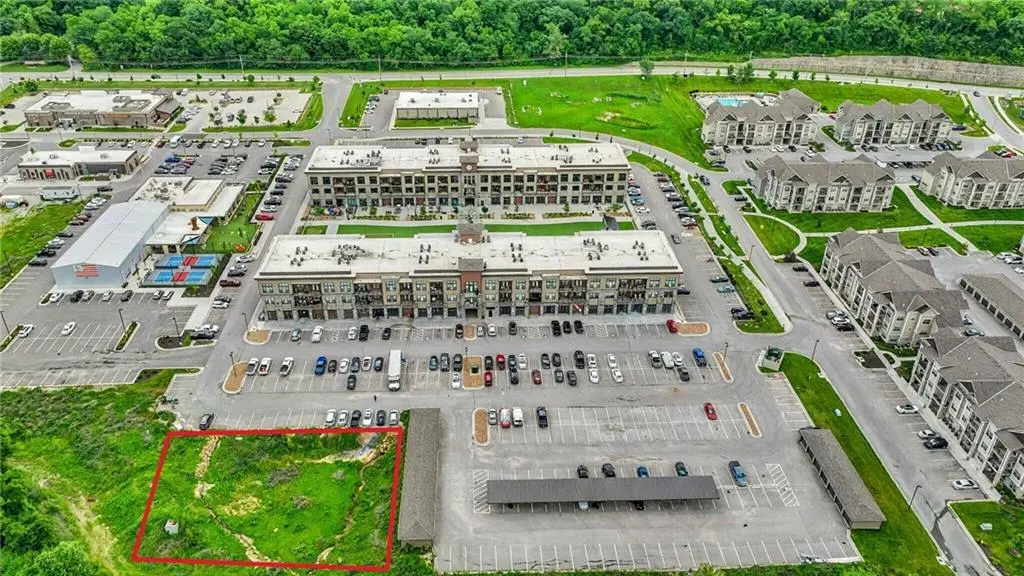 15425 Old Town DR, Parkville, MO 64152