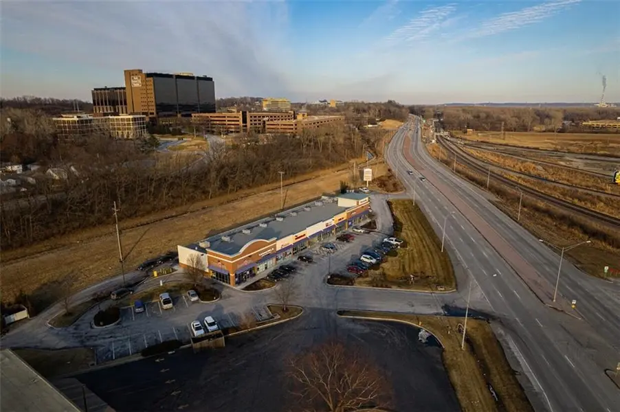 Amour RD, North Kansas City, MO 64116