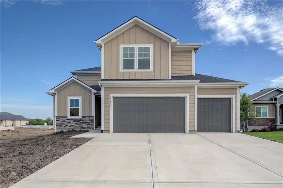 32478 W 168th CT, Gardner, KS 66030