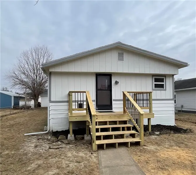 6641 Washington ST, St Joseph, MO 64504