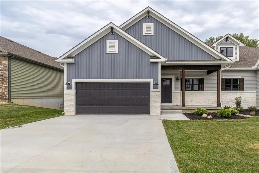 3107 Carlisle CT, St Joseph, MO 64506