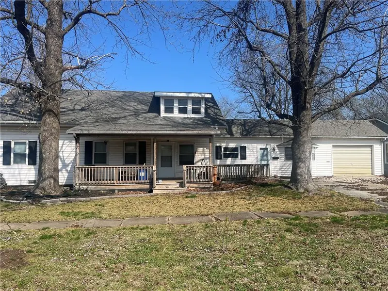 406 E 15th ST, Baxter Springs, KS 66713
