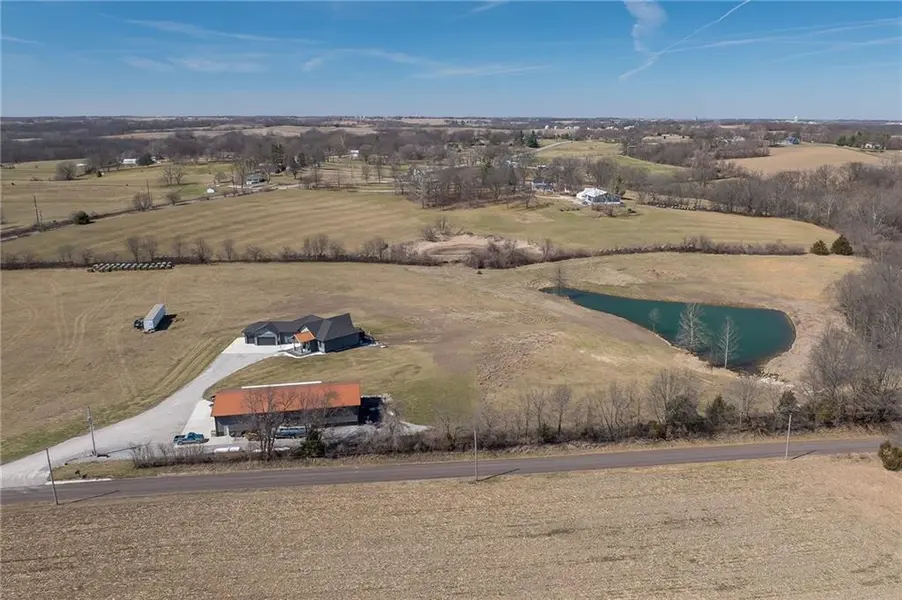7300 80th RD, St Joseph, MO 64507