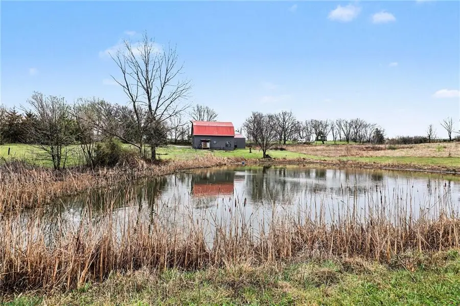 8673 W MO-116 HWY, Gower, MO 64454