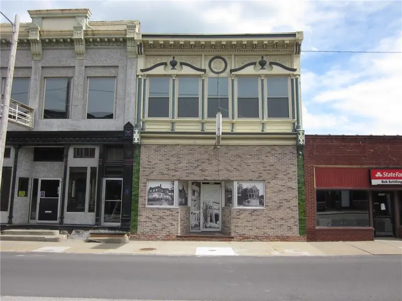 1604 Frederick AVE, St Joseph, MO 64501