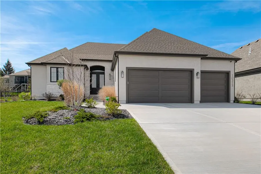 10313 W 151 PL, Overland Park, KS 66221