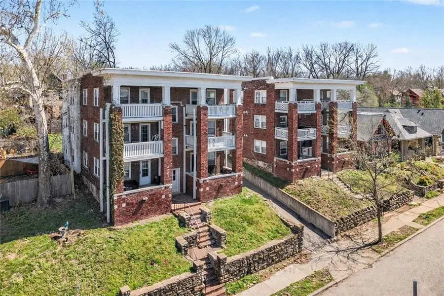 4009-4015 Charlotte ST, Kansas City, MO 64110