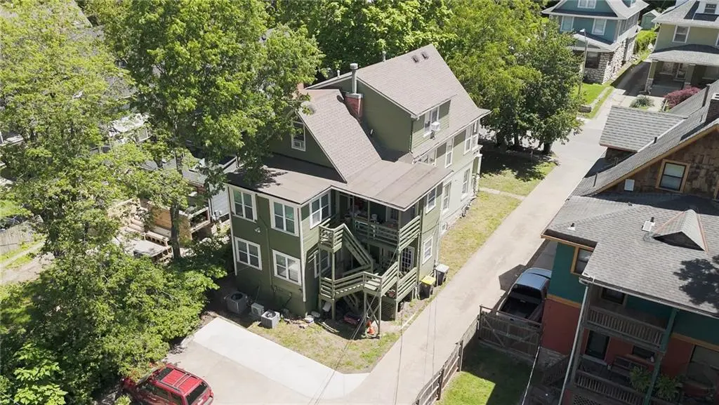 3226 Campbell ST, Kansas City, MO 64109