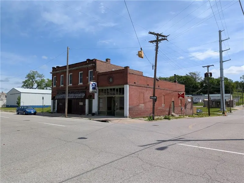 1001 N 3rd ST, St Joseph, MO 64501